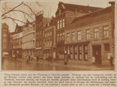 601266 Gezicht op de voorgevels van de panden Vredenburg 9 (rechts) -hoger te Utrecht.N.B. Het dubbele pand Vredenburg ...